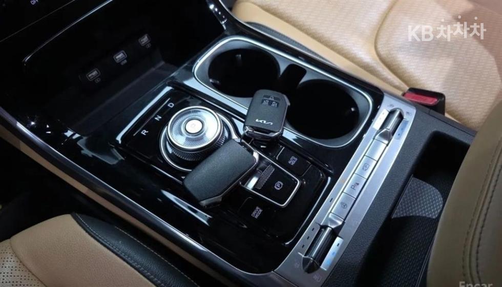 Kia Carnival — miniaturë 8