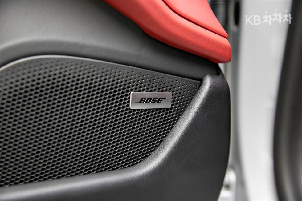 Porsche Taycan — miniaturë 5
