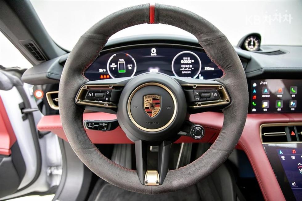 Porsche Taycan — miniaturë 15