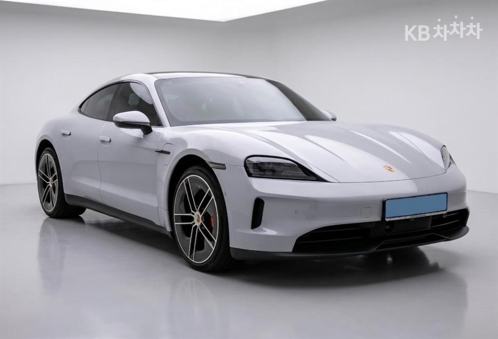 Porsche Taycan — miniaturë 16