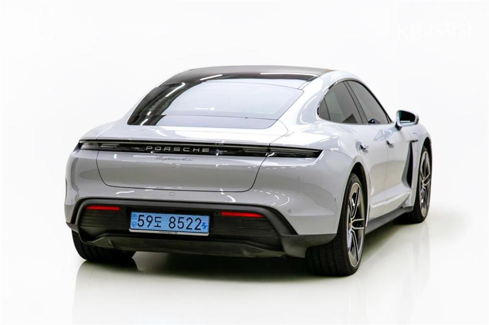 Porsche Taycan — miniaturë 19