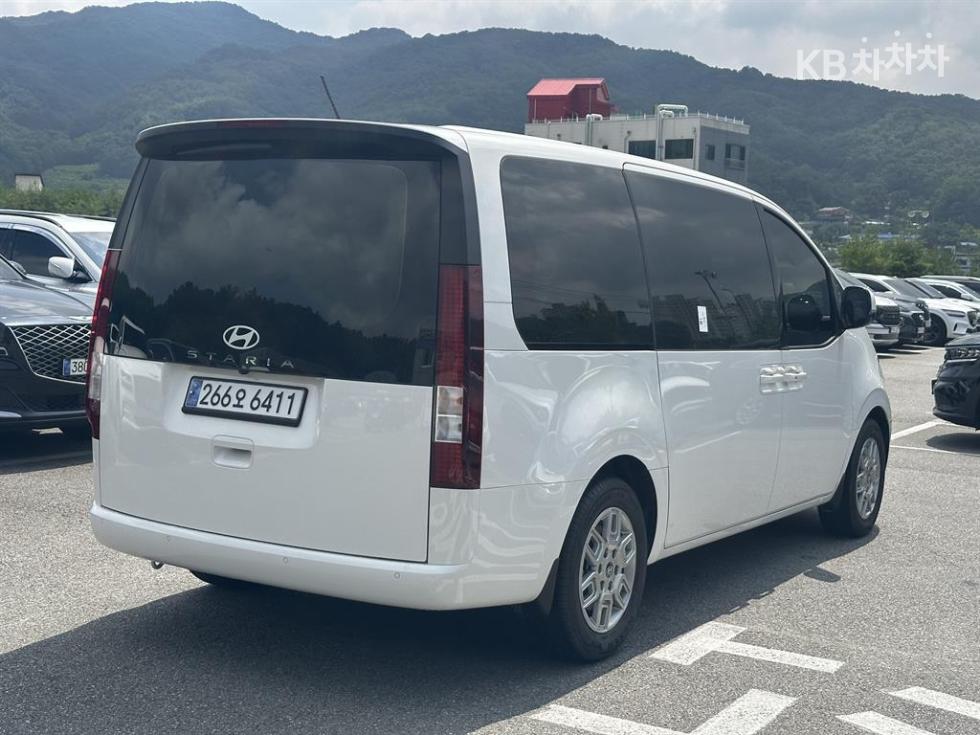 Hyundai Staria — miniaturë 3