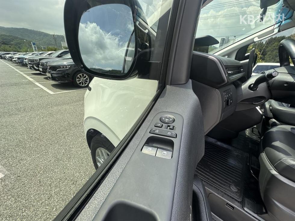 Hyundai Staria — miniaturë 6