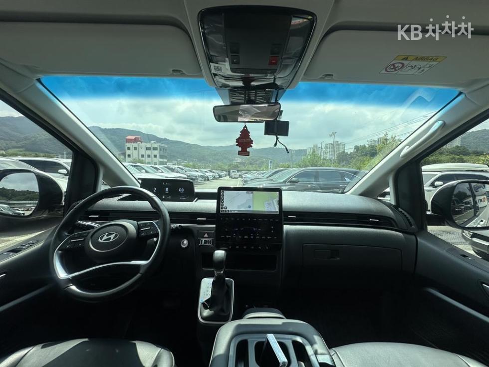 Hyundai Staria — miniaturë 7