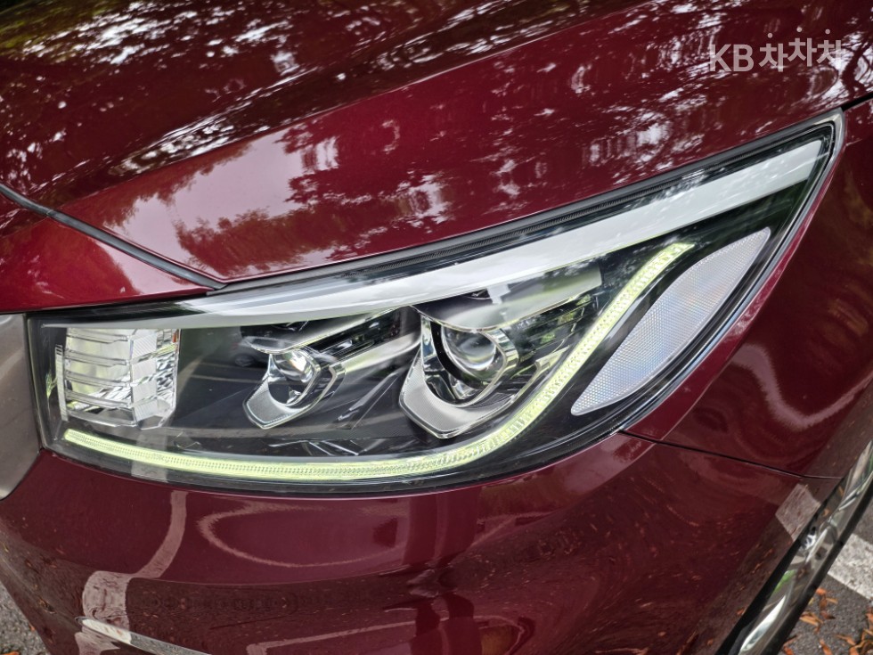 Kia Carnival — miniaturë 7