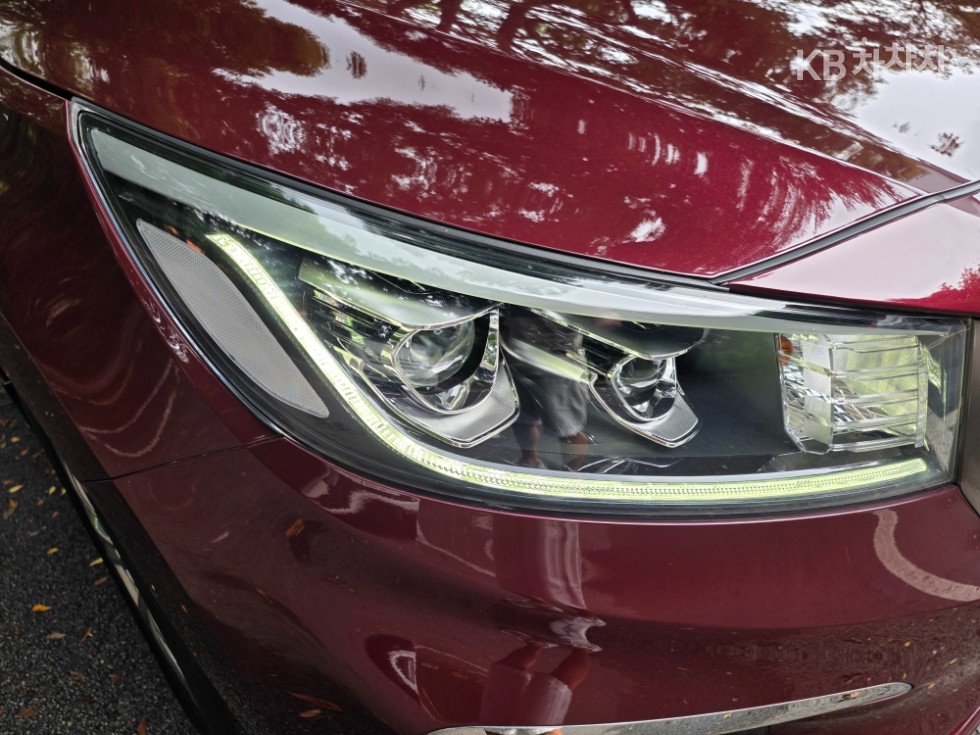 Kia Carnival — miniaturë 8
