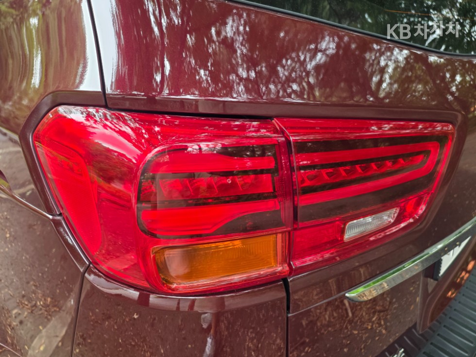 Kia Carnival — miniaturë 10
