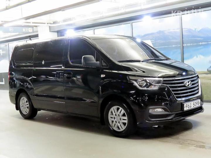 Hyundai Starex Van 5-Seater Smart — foto 1