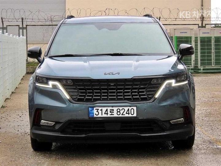 Kia Carnival Diesel 9-Seater Signature — foto 1