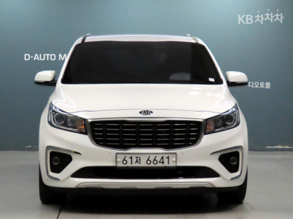 Kia Carnival — miniaturë 2