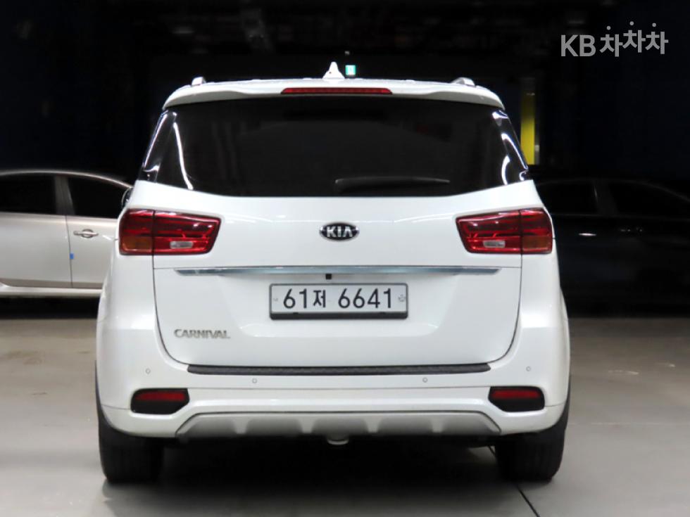 Kia Carnival — miniaturë 3