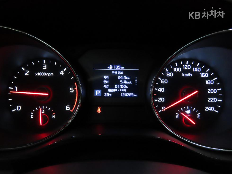 Kia Carnival — miniaturë 10