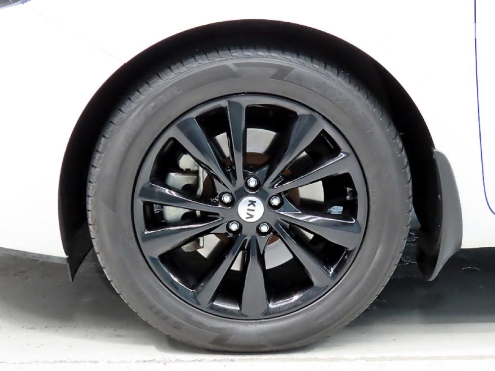 Kia Carnival — miniaturë 20