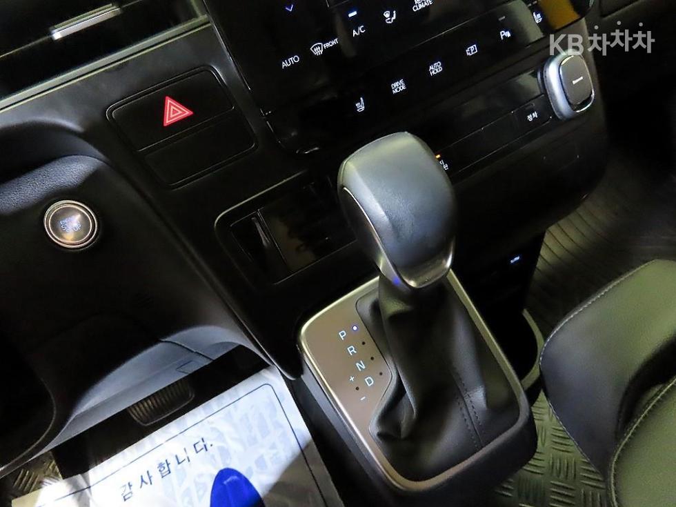 Hyundai Staria — miniaturë 13