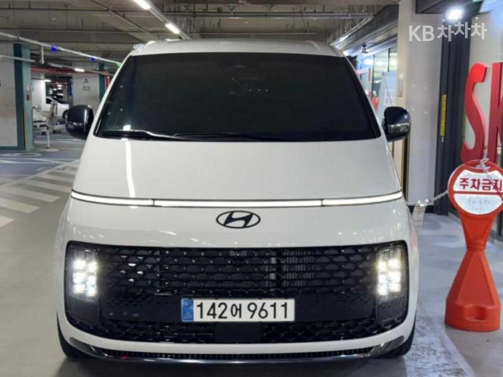 Hyundai Staria