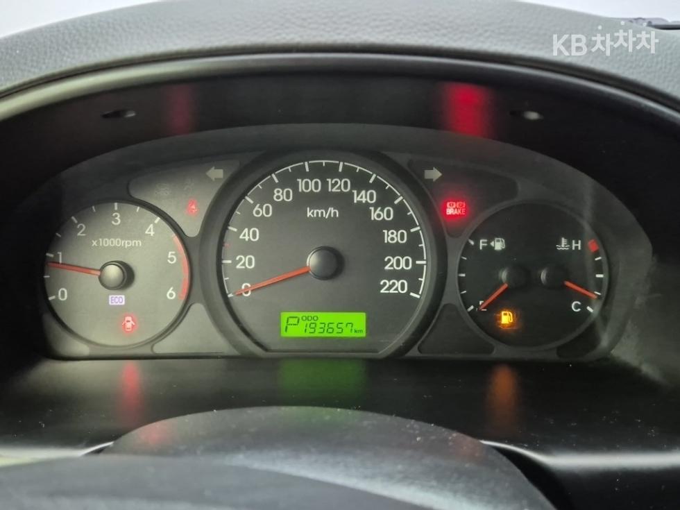 Hyundai Starex — miniaturë 6