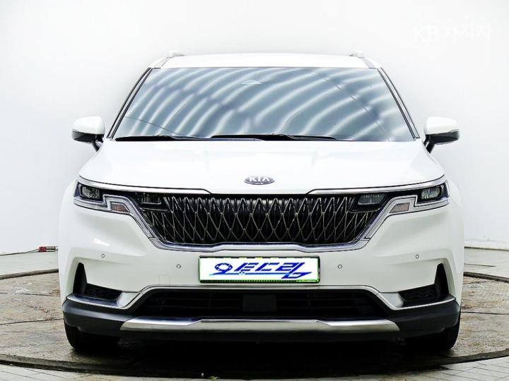 Kia Carnival Diesel 7-Seater Noblesse — foto 1