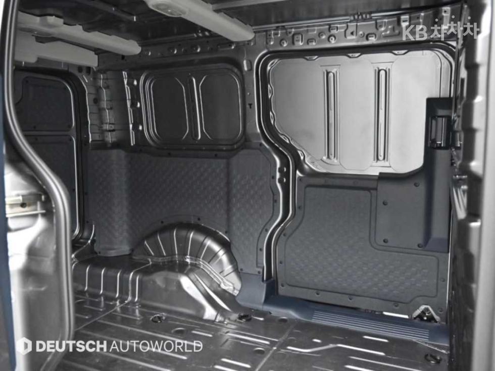 Kia PV5 — miniaturë 12