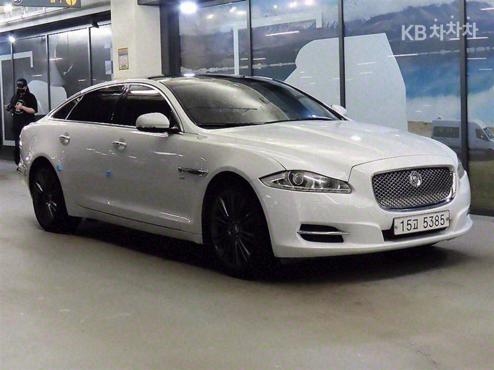 جاكوار XJ