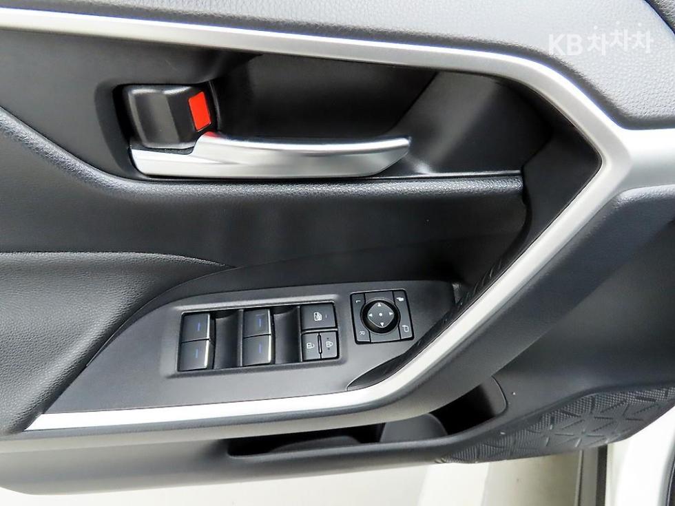 Toyota RAV 4 — miniaturë 11