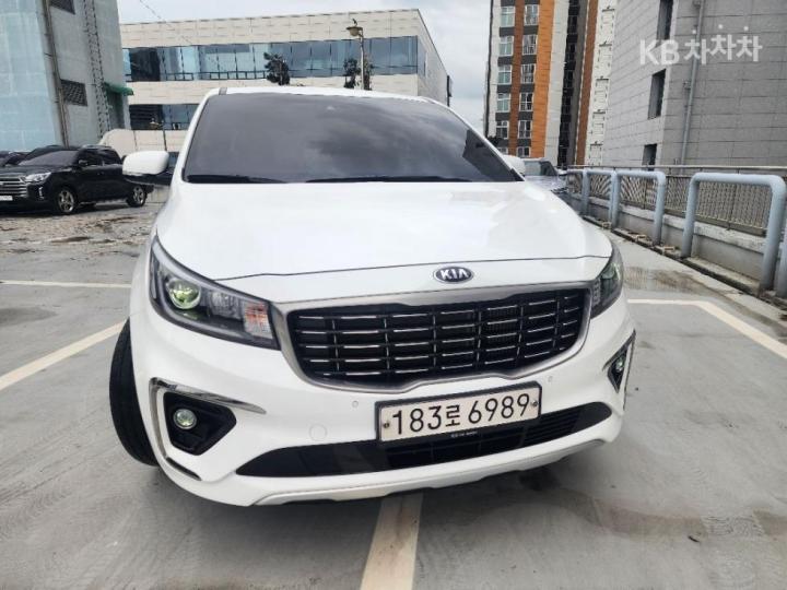 Kia Carnival 9인승 2.2 디젤 프레스티지 — foto 1