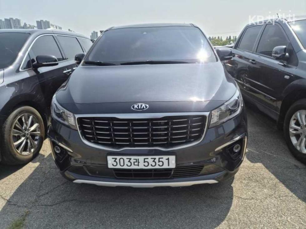 Kia Carnival