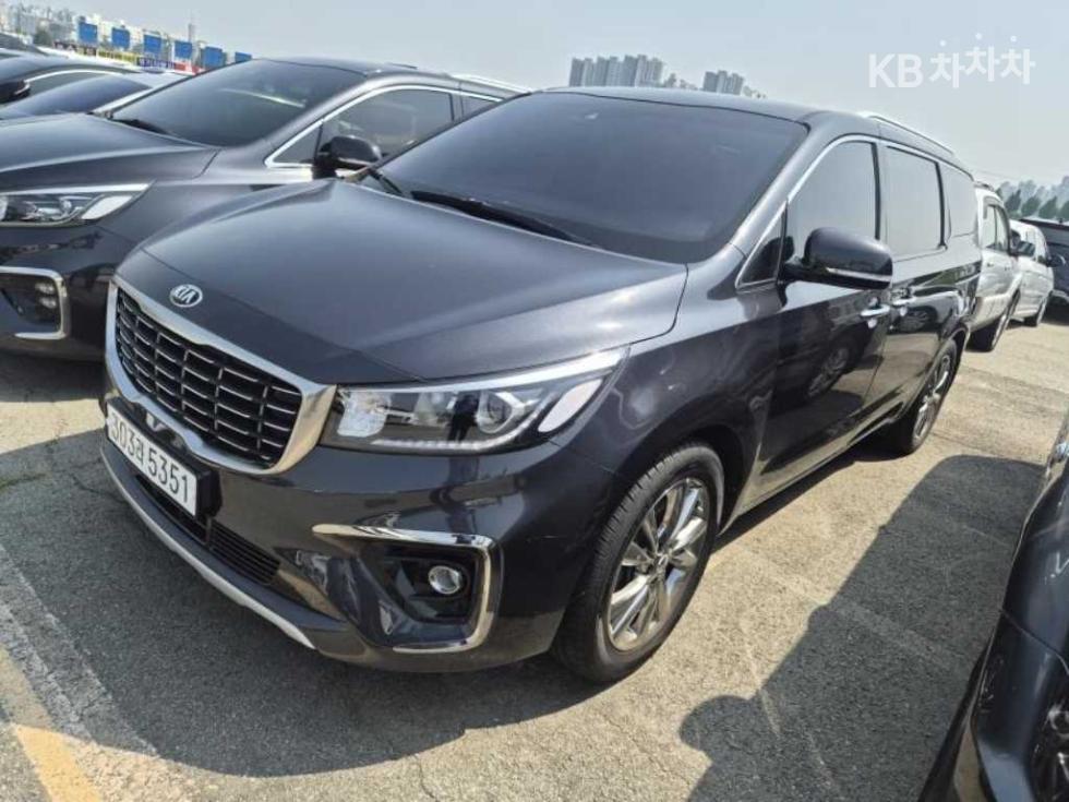 Kia Carnival — miniaturë 2