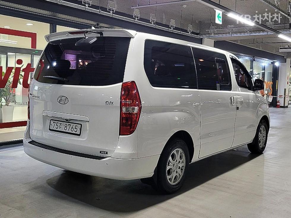 Hyundai Starex — miniaturë 4
