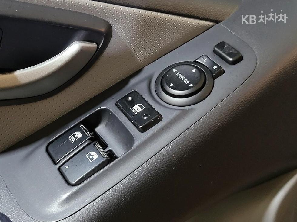Hyundai Starex — miniaturë 13
