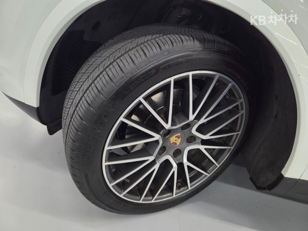 Porsche Cayenne — miniaturë 26