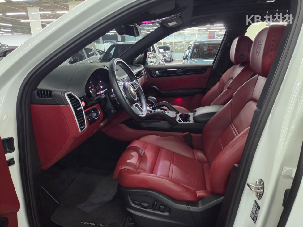 Porsche Cayenne — miniaturë 22