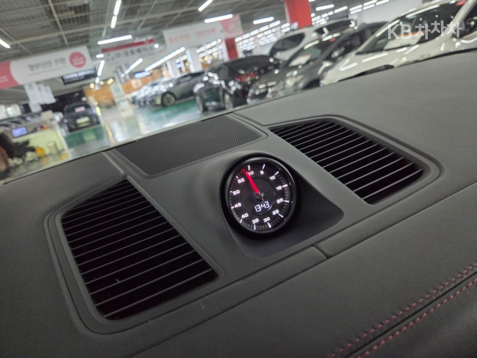 Porsche Cayenne — miniaturë 15