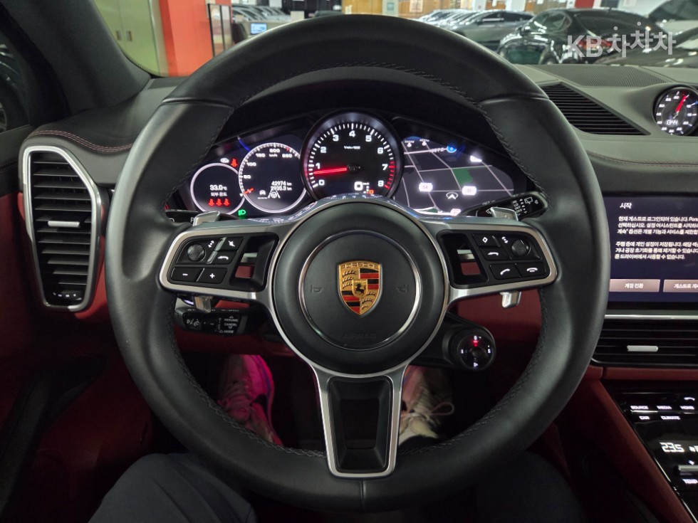 Porsche Cayenne — miniaturë 13