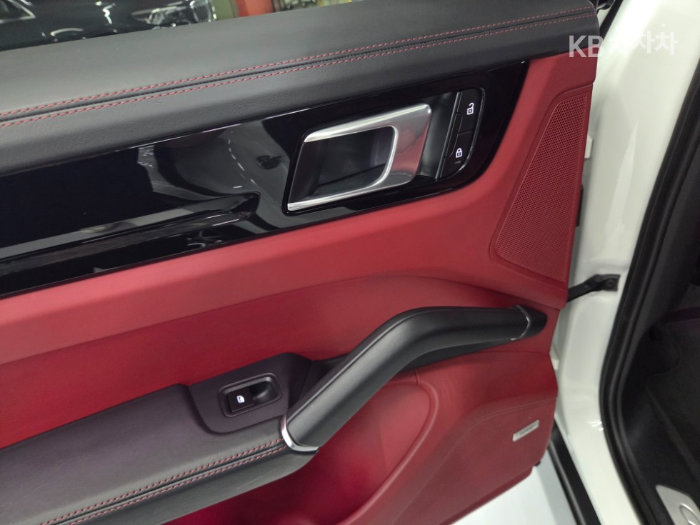 Porsche Cayenne — miniaturë 23