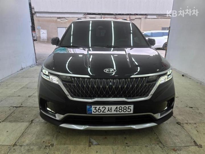 Kia Carnival Diesel 7-Seater Signature — foto 1