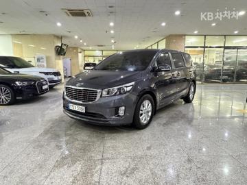 Kia Carnival 11-seater Deluxe — foto 1