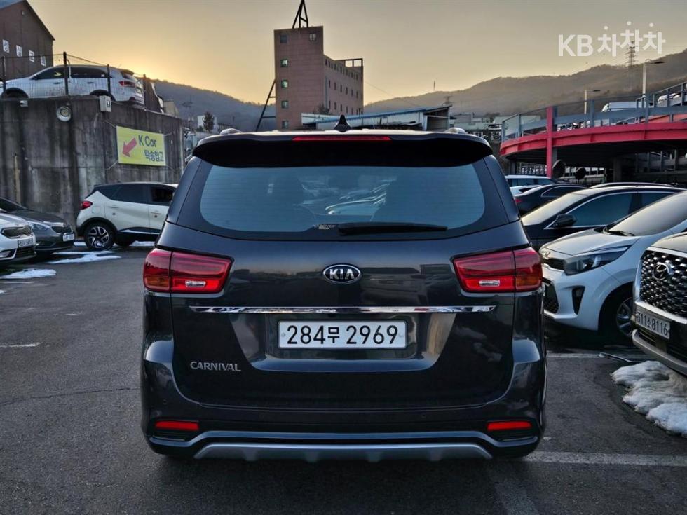 Kia Carnival — miniaturë 2
