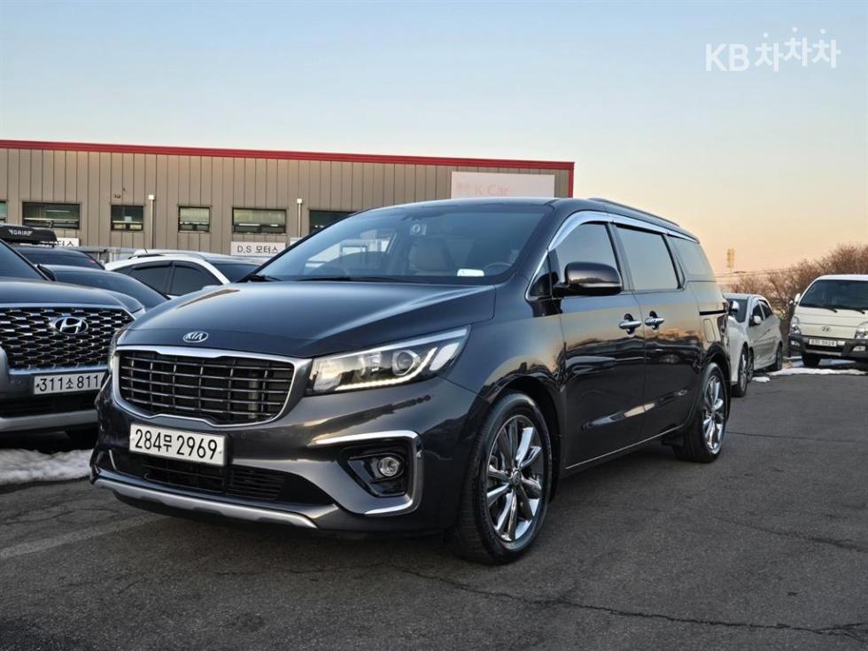 Kia Carnival — miniaturë 3