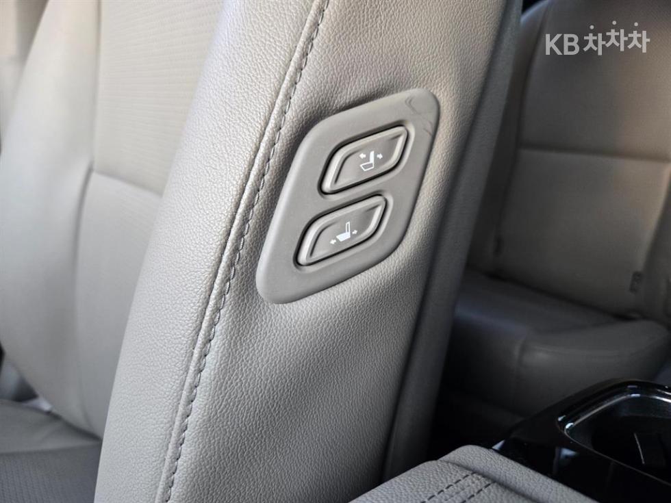 Kia Carnival — miniaturë 18