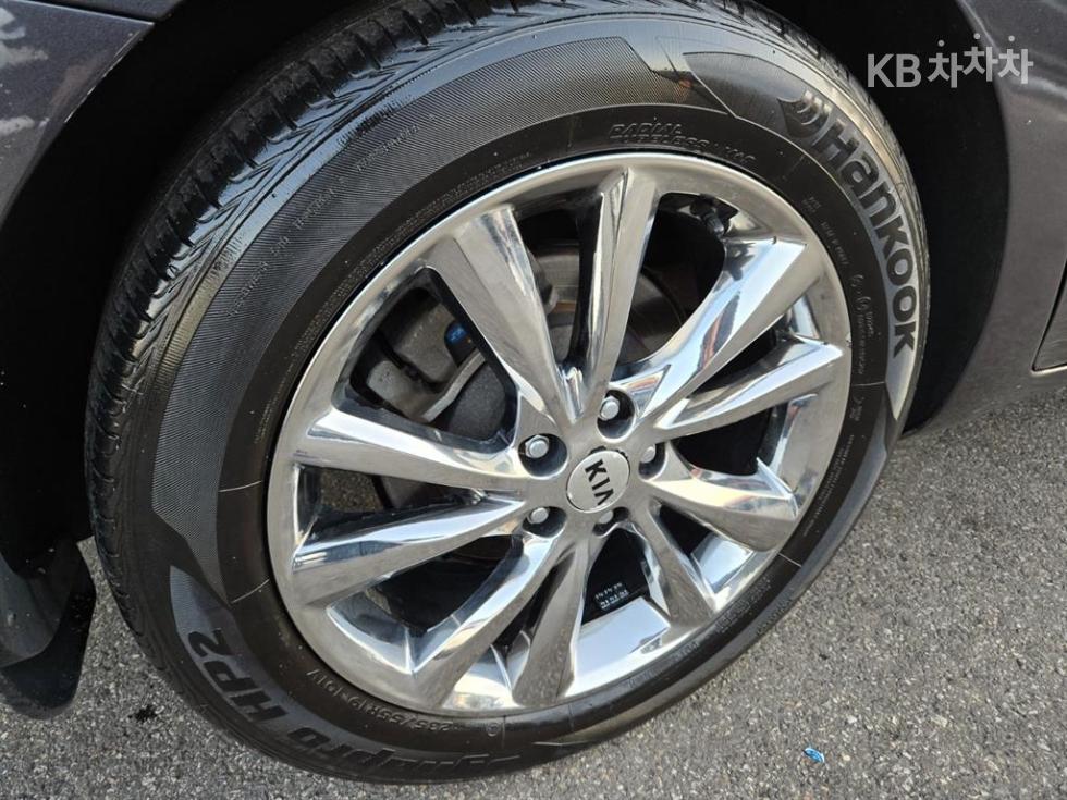 Kia Carnival — miniaturë 19