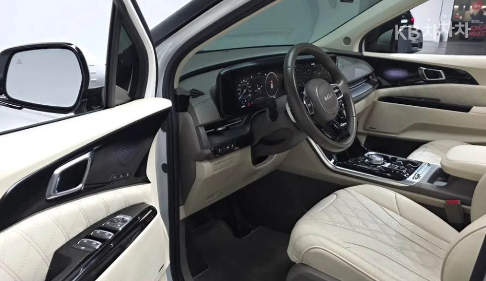 Kia Carnival — miniaturë 11
