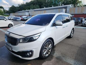 Kia Carnival 9-seater Prestige — foto 1