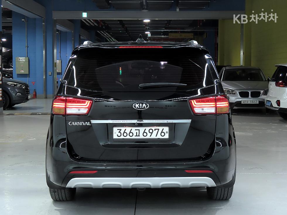 Kia Carnival — miniaturë 3