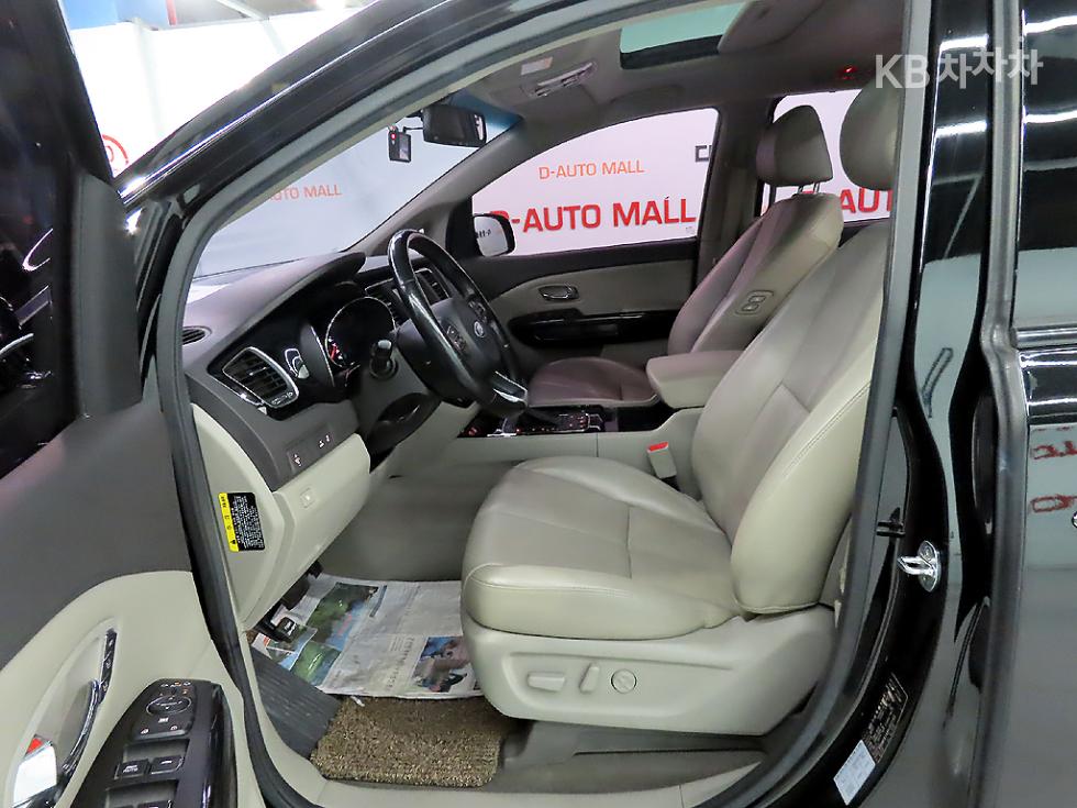 Kia Carnival — miniaturë 6