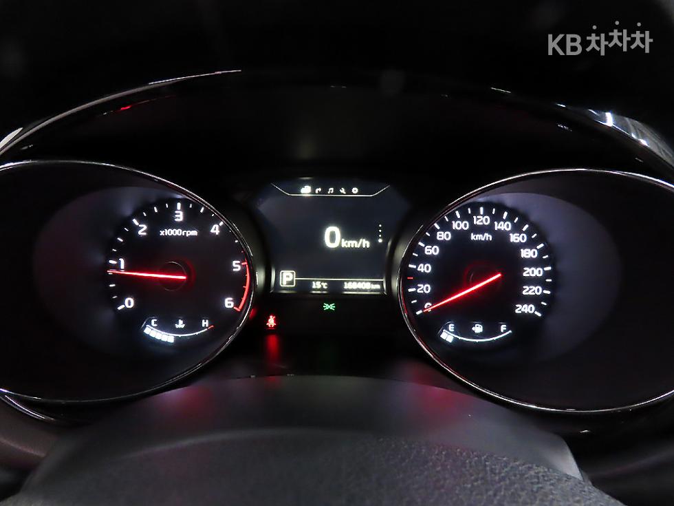 Kia Carnival — miniaturë 10