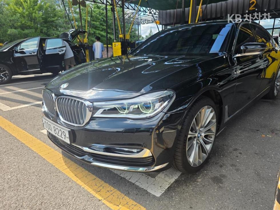 بي إم دبليو 7-Series