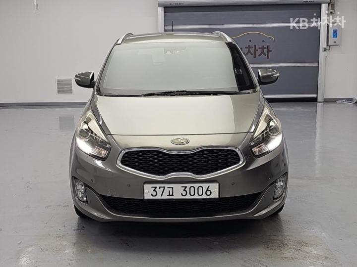 Kia Carens — miniaturë 2