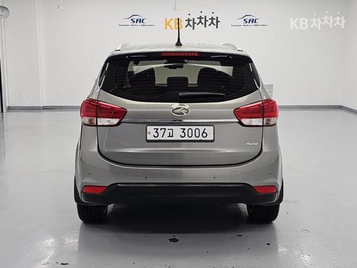 Kia Carens — miniaturë 3