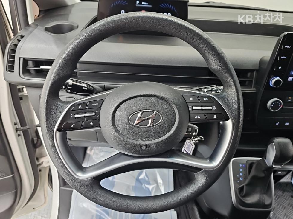 Hyundai Staria — miniaturë 9