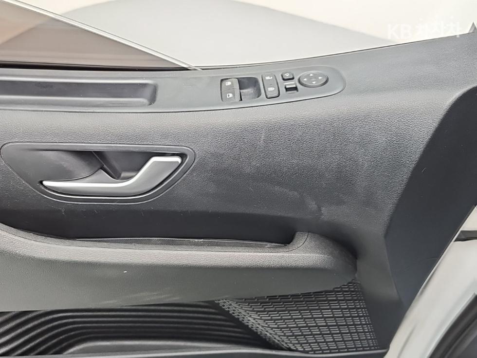 Hyundai Staria — miniaturë 15